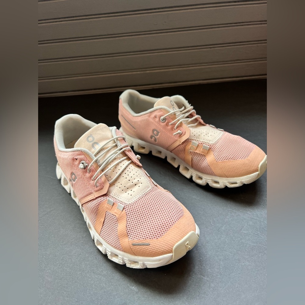 On Running Coral and Cream Athletic Shoes women’s size 7.5 - Picture 11 of 11